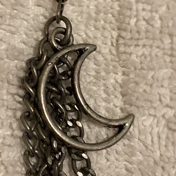 Gothic dangly earrings mismatch with cuff - Picture 2 of 4